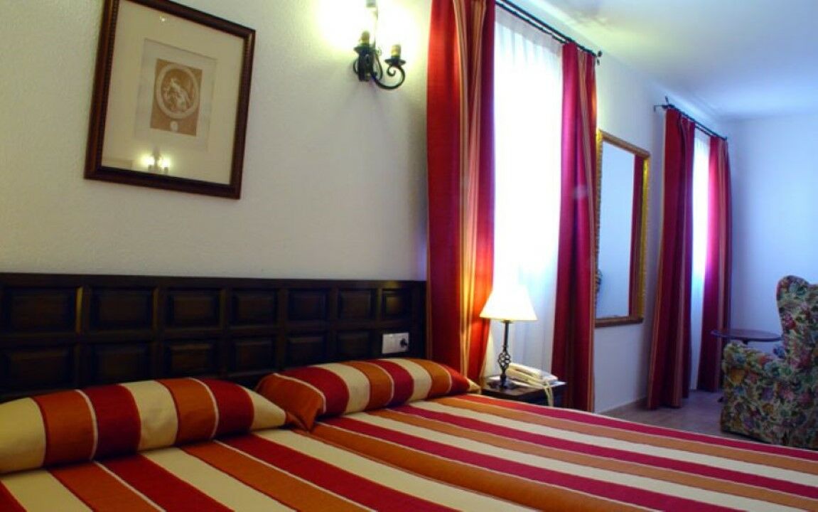 Hotel Nuevo Arlanza Covarrubias Exterior foto